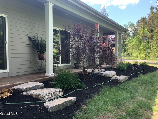 7 Legends Way, Clifton Park, NY 12019