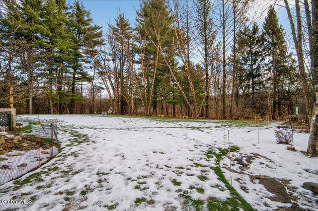 7 Legends Way, Clifton Park, NY 12019