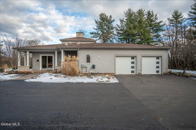 7 Legends Way, Clifton Park, NY 12019