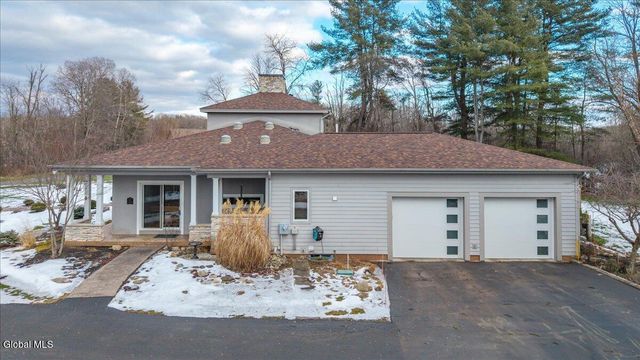 7 Legends Way, Clifton Park, NY 12019