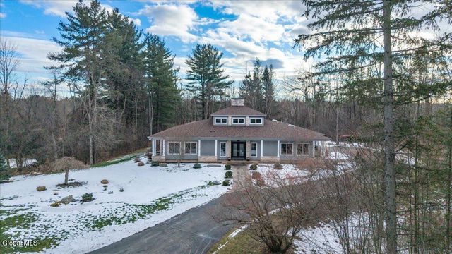 7 Legends Way, Clifton Park, NY 12019