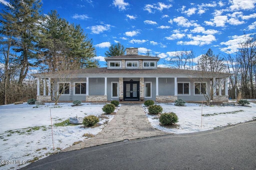 7 Legends Way, Clifton Park, NY 12019