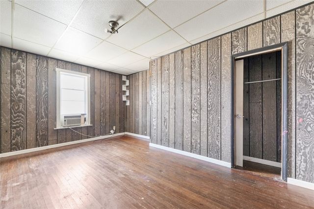 303 Agnew Rd, Jeannette, PA 15644