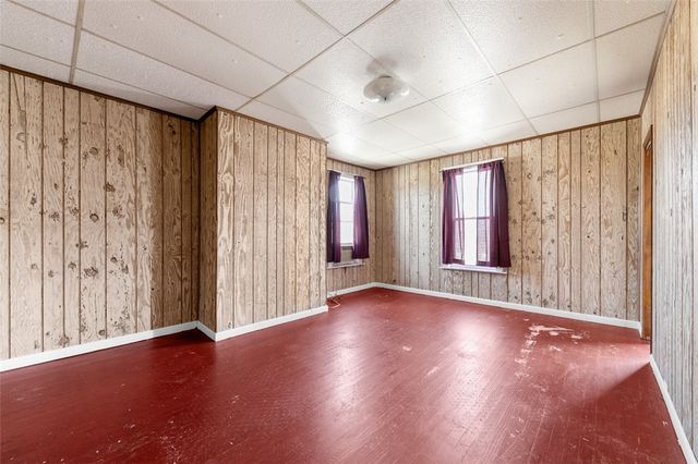 303 Agnew Rd, Jeannette, PA 15644