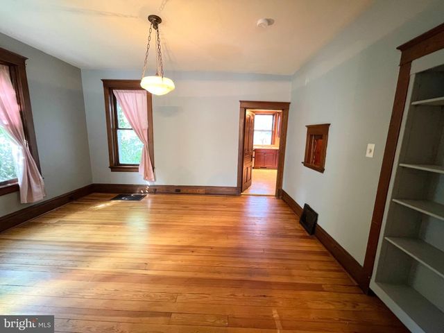 557 NELSON ST, Chambersburg, PA 17201