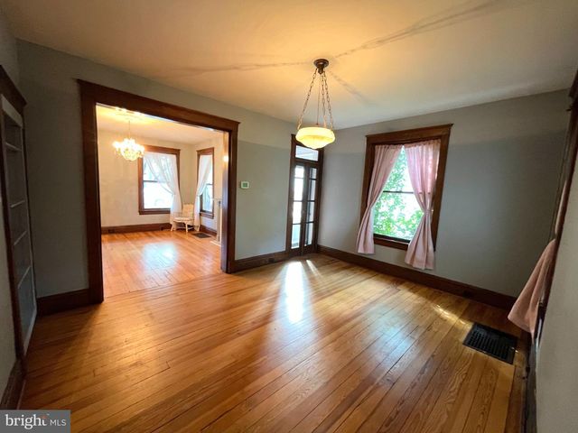 557 NELSON ST, Chambersburg, PA 17201