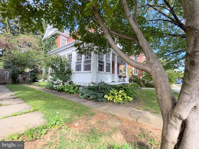 557 NELSON ST, Chambersburg, PA 17201