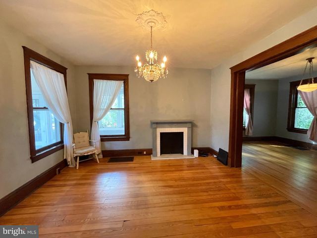 557 NELSON ST, Chambersburg, PA 17201