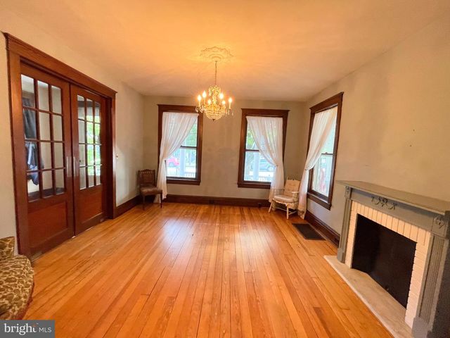 557 NELSON ST, Chambersburg, PA 17201