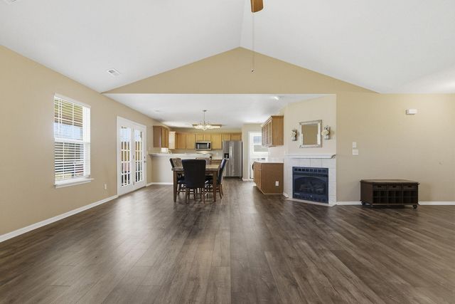 4008 BEECHWOOD DR, Columbia, MO 65202