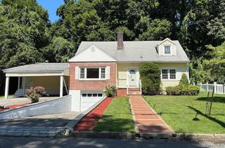 32 Dogwood Drive, Scarsdale, NY 10583