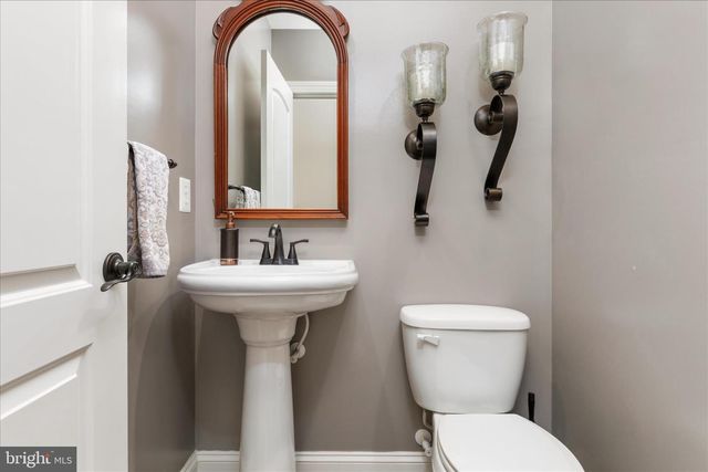 3878 BILLBERRY DR, Fairfax, VA 22033