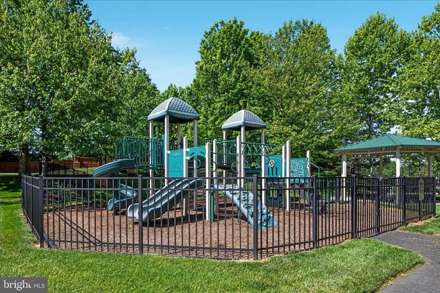 3878 BILLBERRY DR, Fairfax, VA 22033