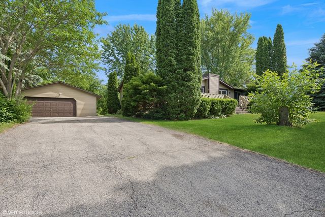 104 Hastings Way SW, Poplar Grove, IL 61065