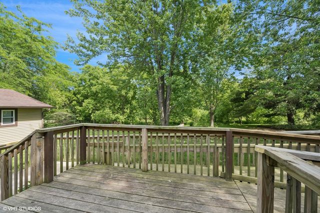 104 Hastings Way SW, Poplar Grove, IL 61065