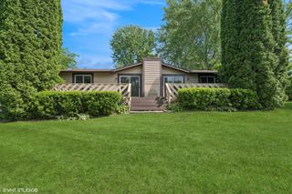 104 Hastings Way SW, Poplar Grove, IL 61065