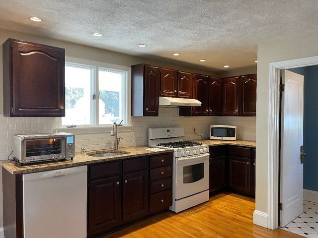 28 Theresa Ave, Lexington, MA 02420