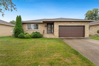 9909 Richard Drive, Brooklyn, OH 44144