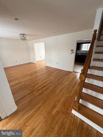 2561 BURNING TREE RD, Pennsauken, NJ 08109