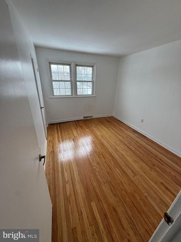 2561 BURNING TREE RD, Pennsauken, NJ 08109