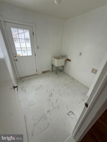 2561 BURNING TREE RD, Pennsauken, NJ 08109