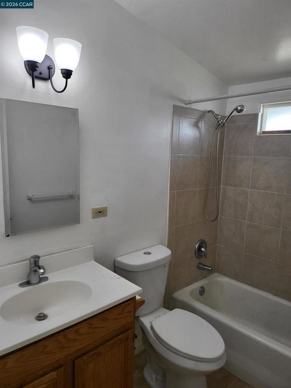 Image 14 of property listing at 115 Danrose Dr, Vallejo, CA 94589
