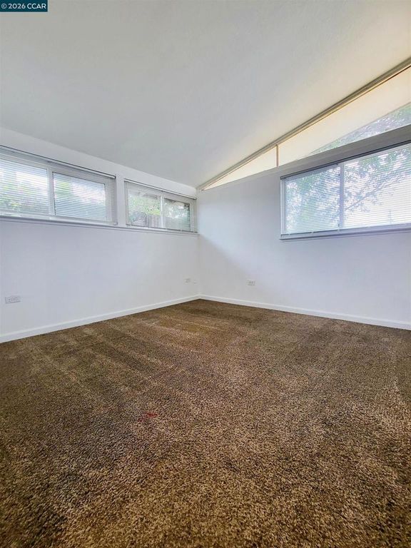 Image 15 of property listing at 115 Danrose Dr, Vallejo, CA 94589