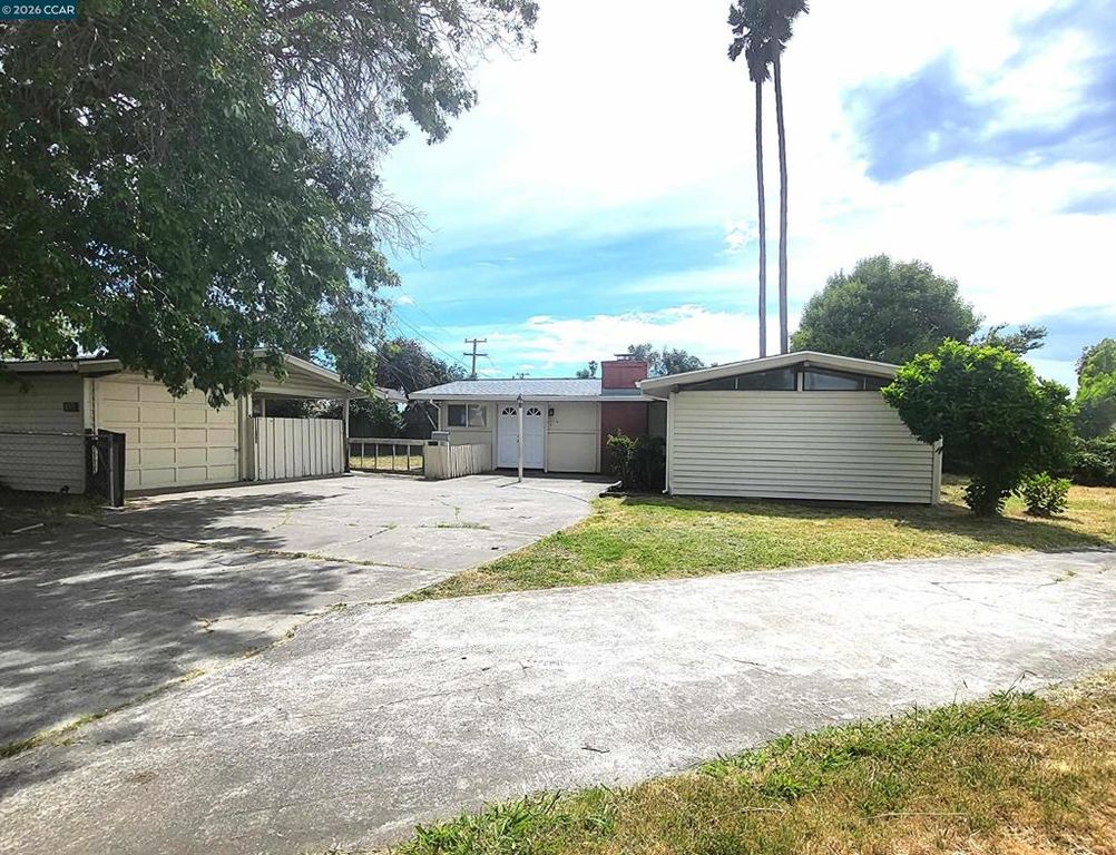Image 2 of property listing at 115 Danrose Dr, Vallejo, CA 94589