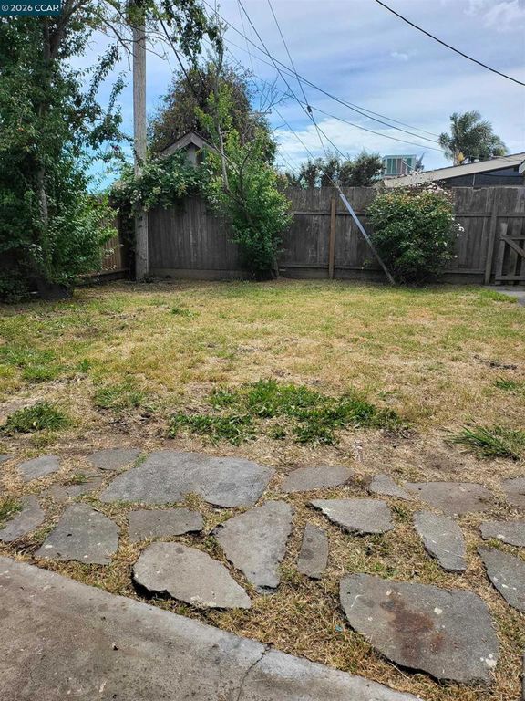 Image 21 of property listing at 115 Danrose Dr, Vallejo, CA 94589