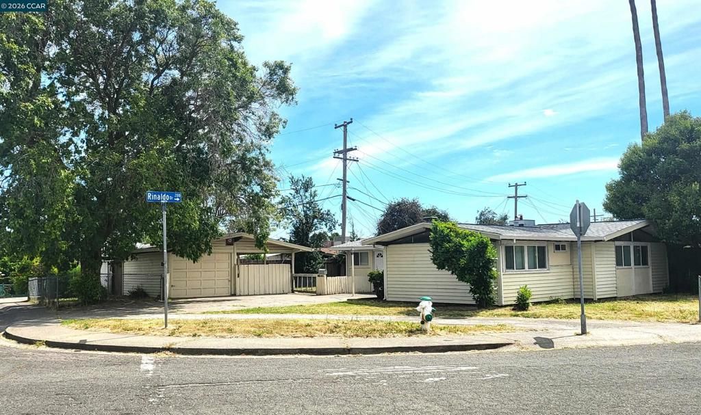 Image 3 of property listing at 115 Danrose Dr, Vallejo, CA 94589