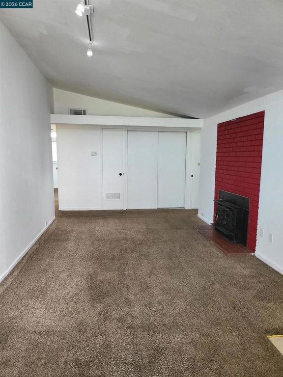 Image 4 of property listing at 115 Danrose Dr, Vallejo, CA 94589