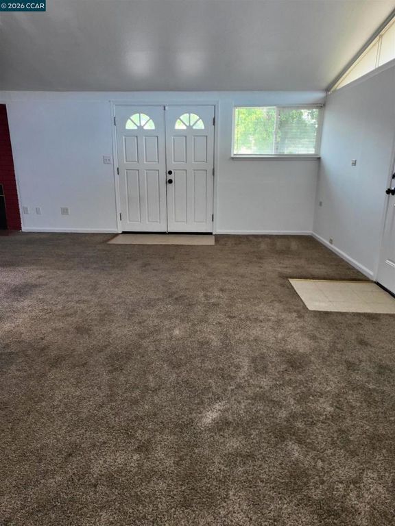 Image 6 of property listing at 115 Danrose Dr, Vallejo, CA 94589