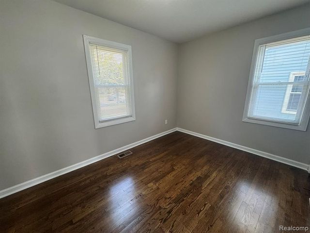 2003 Moran Avenue, Lincoln Park, MI 48146
