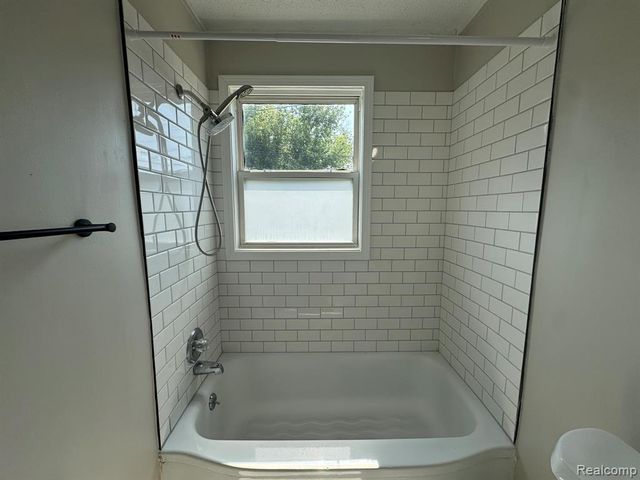 2003 Moran Avenue, Lincoln Park, MI 48146