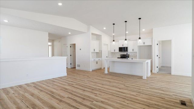 16785 N Wellington Rd, Colbert, WA 99005