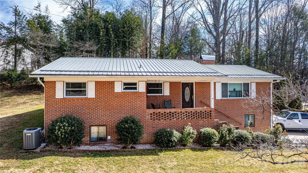 356 Pleasant Hill Drive, Brevard, NC 28712