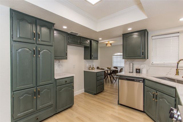 3102 Avon Drive, Arlington, TX 76015