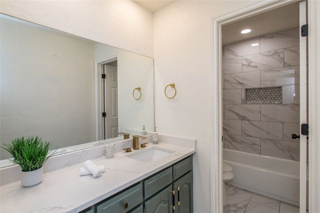 3102 Avon Drive, Arlington, TX 76015