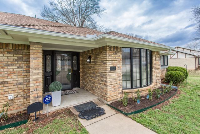 3102 Avon Drive, Arlington, TX 76015