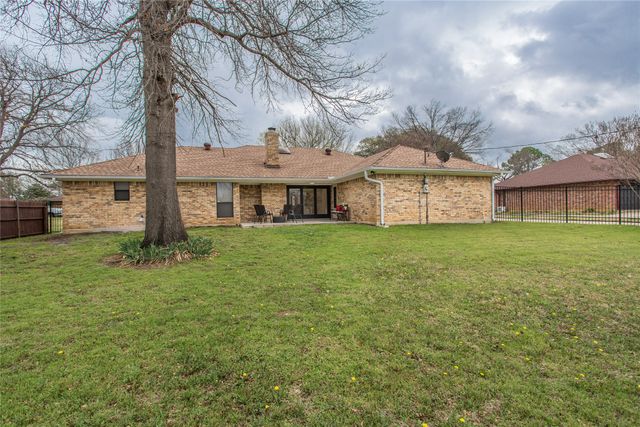3102 Avon Drive, Arlington, TX 76015