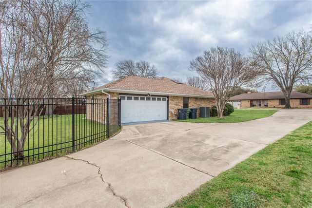 3102 Avon Drive, Arlington, TX 76015