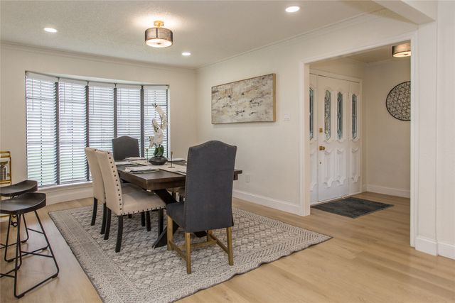 3102 Avon Drive, Arlington, TX 76015