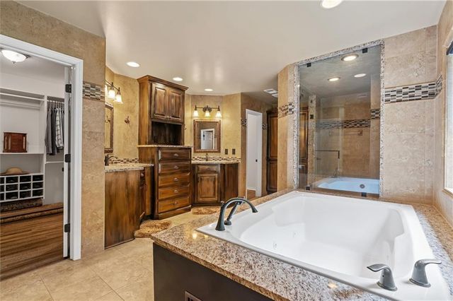 14702 Hills Road, Kearney, MO 64060