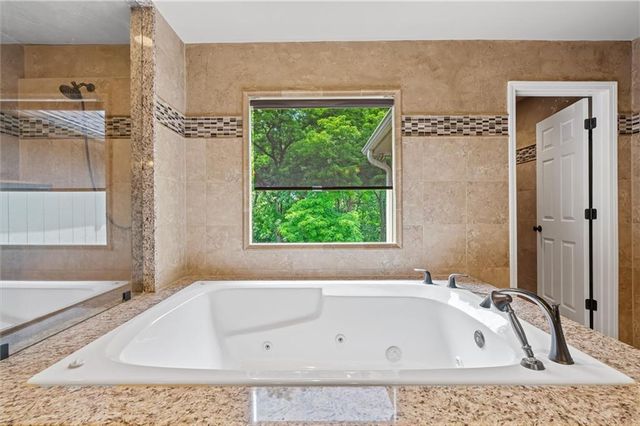 14702 Hills Road, Kearney, MO 64060