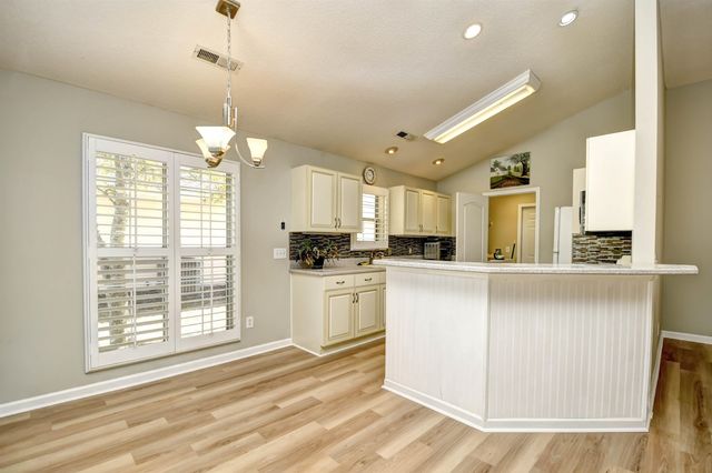 9825 Simonton Ct., Murrells Inlet, SC 29576