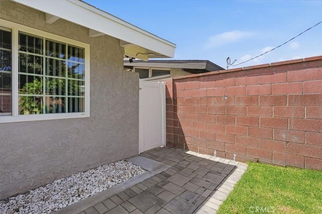 533 S Devon Road, Orange, CA 92868