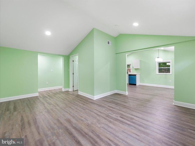 1712 SHENANDOAH RIVER DR, Harpers Ferry, WV 25425