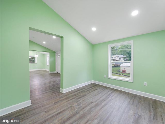 1712 SHENANDOAH RIVER DR, Harpers Ferry, WV 25425