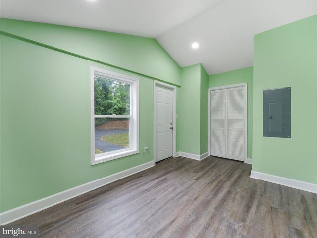 1712 SHENANDOAH RIVER DR, Harpers Ferry, WV 25425