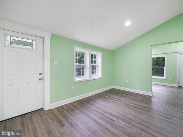 1712 SHENANDOAH RIVER DR, Harpers Ferry, WV 25425